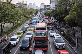 资料图：由于面临结构性问题，泰国经济长期处于不景气状态，且经济增长正在恶化。图自越通社