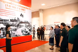 奠边府大捷70周年：奠边府大捷图片展在老挝开展