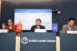 世界银行8月26日发布越南经济更新报告报告。图自越通社