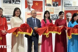 “胡志明——民族独立渴望” 摄影文献展在法国开展。图自越通社