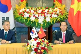 韩国总统文在寅圆满结束对越南进行的国事访问