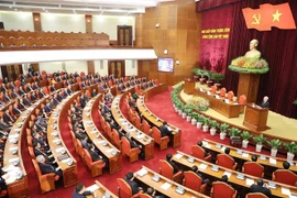 越共十二届八中全会：全力推动改革创新 实现经济可持续发展