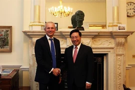 范平明与英国领导会晤 出席越英企业论坛