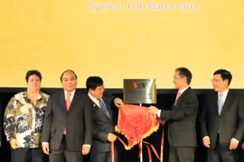 越南政府总理阮春福出席越南之声广播电台驻澳大利亚办事处揭牌仪式
