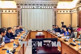 胡志明市领导会见乌克兰与越南友好议员小组主席