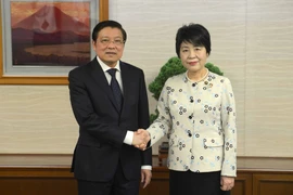 越共中央内政部长潘廷镯访问日本