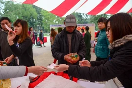 “零元春节市集”为穷人送上温暖