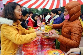 “零元春节市集”为穷人送上温暖 