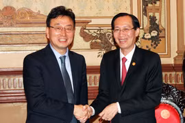 越南胡志明市和韩国庆尚北道推动各项合作协议落地实施
