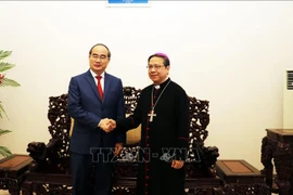 胡志明市领导圣诞节前走访慰问胡志明市天主教人士