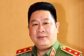政府总理对公安部副部长裴文成给予撤职处分