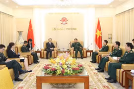越南国防部部长吴春历大将会见中国新任驻越大使