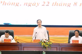 海防市力争建设成为东南亚的文明、现代化、智慧、繁荣、宜居的绿色港市