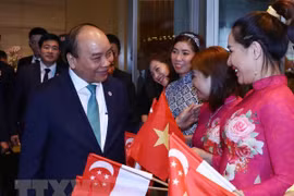 越南政府总理阮春福圆满结束第33届东盟峰会及系列会议之行