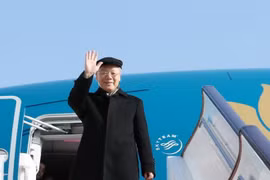 越共中央总书记阮富仲启程对法国进行正式访问