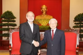 越共中央总书记阮富仲会见伊朗伊斯兰共和国议会议长阿里•拉里贾尼
