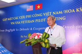 越美飞行员老兵见面交流会在河内举行