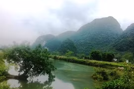  归山河与高平省重庆县边境地区美不胜收的风景