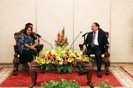 胡志明市领导人会见古巴全国妇女联合会秘书长