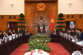 政府副总理王廷惠会见法国企业家代表团