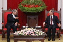 越共中央经济部部长会见日本三井住友金融集团董事长