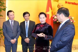 越南国会主席阮氏金银：努力建设政治过硬本领高强的驻外机构首席代表队伍