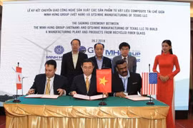 美国企业协助越南企业制成再生复合材料产品