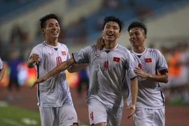 越南U23队1-0阿曼U23队：后卫文厚再现世界级进球