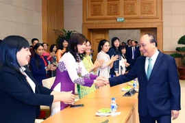 越南教师节庆祝活动在全国各地纷纷举行