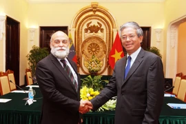 越南与委内瑞拉第七届外交部副外长级政治磋商在河内举行