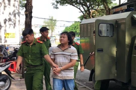 宁桥郡人民法院开庭审理涉嫌“利用自由民主权危害国家利益”罪的段庆荣光