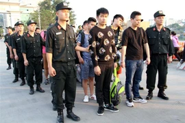 10名中国人因涉嫌网络诈骗被越南老街省警方抓获