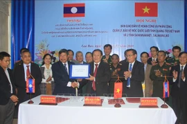 越老就国界界碑管理保护工作达成共识