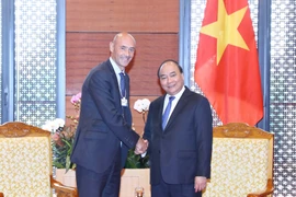越南政府总理阮春福会见世界大型集团领导