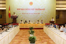 越南政府9月份例行新闻发布会解答社会舆论关心的许多问题