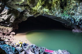 广平省探索弯洞和井瓦洞旅游线路正式开通