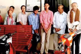 柬埔寨：8名嫌疑人被指控参与组织武装团体和贩运武器