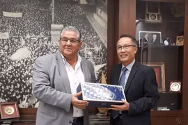 希腊共产党希望加强与越南共产党的友好关系