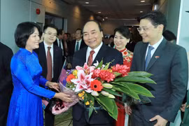 越南政府总理阮春福开始对新加坡进行正式访问