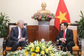 范平明会见英国约克公爵安德鲁王子