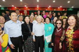 越共中央总书记、国家主席阮富仲出席河内市二征夫人郡全民族大团结日活动