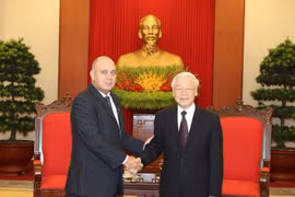 越共中央总书记阮富仲会见古巴高级代表团