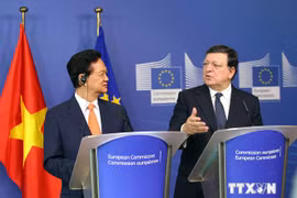 越南政府总理阮晋勇与欧盟委员会主席若泽· 曼努埃尔· 巴罗佐
