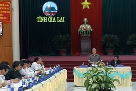 国会主席阮生雄接触得乐省少数民族选民