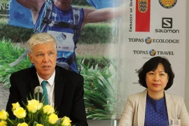 丹麦驻越南大使约翰·尼尔森（John Nielsen）和诺德制药公司（Novo Nordisk）代表范芳莲女士
