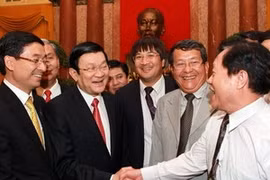 越南国家主席会见国内典范企业家代表团