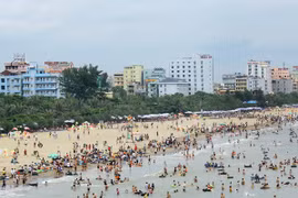 越南清化省岑山海滩