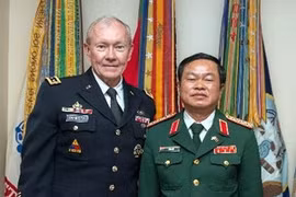 杜伯巳上将与马丁·登普西大将