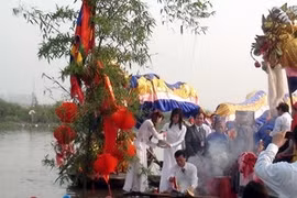 花芦古都传统庙会的迎水仪式