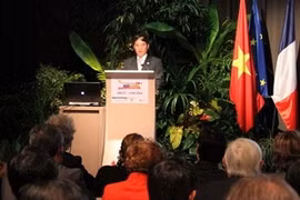 越南外交部副部长裴青山在会议上发表讲话